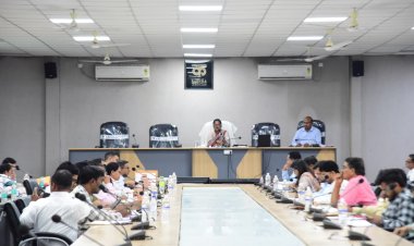 कलेक्टर ने सुशासन तिहार व बस्तर मुन्ने शिविर के आवेदनों पर गंभीरता से निराकरण के दिए निर्देश