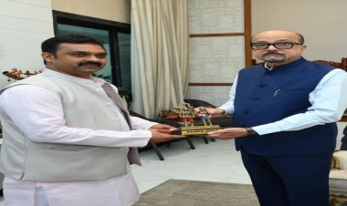 राज्यपाल डेका से केन्द्रीय ग्रामीण विकास राज्य मंत्री पासवान ने किया सौजन्य भेंट