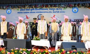 ’इंदिरा गांधी कृषि विश्वविद्यालय के 11 वें दीक्षांत समारोह मे शामिल हुए राज्यपाल और मुख्यमंत्री’