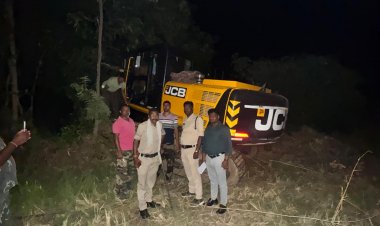 चारामा क्षेत्र में रेत खदानों पर खनिज विभाग की बड़ी कार्रवाई, 14 मशीनें और 09 हाईवा वाहन जप्त