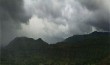 Weather Update: मानसून से पहले छत्तीसगढ़ में मौसम हुआ मेहरबान, अगले 4 दिनों तक बारिश, तेज हवा और वज्रपात का अलर्ट