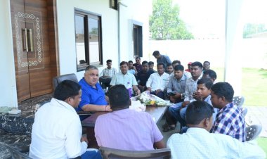 जनदर्शन में कैबिनेट मंत्री  राजेश अग्रवाल ने सुनीं आम जनता की समस्या