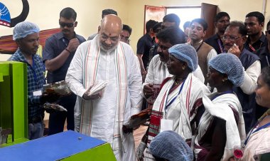 केंद्रीय गृहमंत्री  अमित शाह ने चखा बस्तर की इमली का स्वाद बोले यहां की इमली का स्वाद खट्टा नहीं बल्कि मीठा
