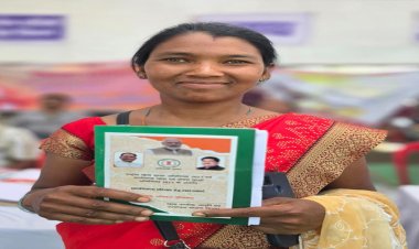 ’सुशासन तिहार में अलमा टोप्पो की वर्षों पुरानी समस्या का हुआ समाधान’, ’जनसमस्या निवारण शिविर में हाथों-हाथ मिला राशन कार्ड