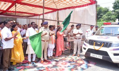 कोंडागांव पुलिस को मिली आधुनिक तकनीक की सौगात, मोबाइल फोरेंसिक वाहन एवं डायल-112 के सात वाहनों का शुभारंभ