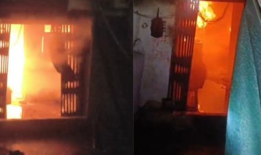 CG : पूजा के दीये से भड़की भीषण आग, गरीब का आशियाना जलकर राख