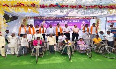 सुशासन तिहार बना संबल : ट्राइसाइकिल मिलने से सुश्री खोमीन कल्लो के जीवन में लौटी आत्मनिर्भरता की मुस्कान