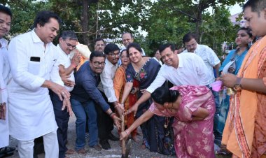 पूर्व ग्रामीण विधायक ने केवल भूमिपूजन किया, कहीं भी कोई विकास कार्य नहीं किया, जबकि मोतीलाल साहू रायपुर ग्रामीण विधानसभा क्षेत्र के विकास पुरुष हैँ- महापौर मीनल चौबे
