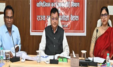 मदिरा के अवैध परिवहन एवं बिक्री पर रोक लगाए : आबकारी मंत्री देवांगन