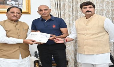 पूर्व भारतीय क्रिकेटर व छत्तीसगढ़ क्रिकेट टीम के कोच अमय मिले सीएम से