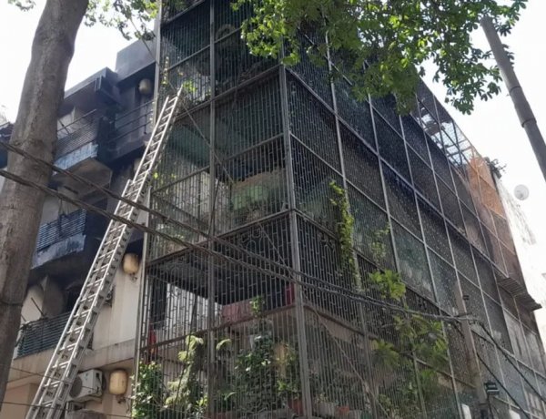 AC BLAST: AC ब्लास्ट से धधकी 4 मंजिला इमारत, 9 लोगों की दर्दनाक मौत