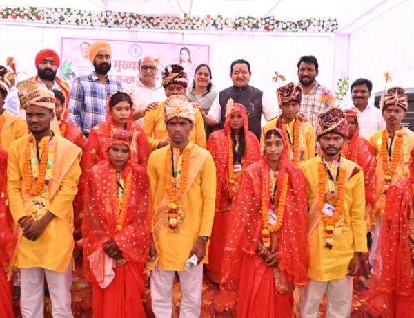 बसना विधायक डॉ. संपत अग्रवाल ने निभाया पिता का फर्ज: 57 बेटियों का कराया कन्यादान, नव-दम्पत्तियों को दिया आशीर्वाद