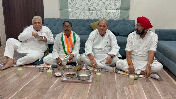 पूर्व विधायक कुलदीप जुनेजा के निवास पर सजी बोरे-बासी की परंपरा, सादगी और संस्कृति का अनूठा संगम