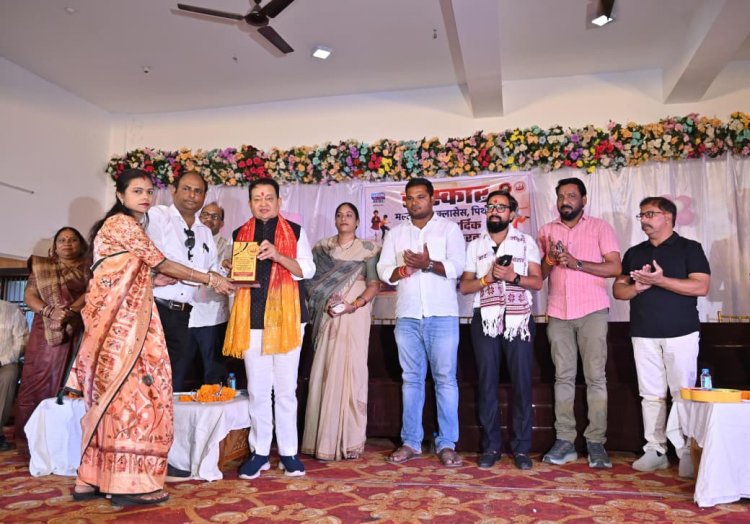 विधायक डॉ. संपत अग्रवाल ने डायरेक्टर गौरव चंद्राकर की निःशुल्क पहल को सराहा, बच्चों को दिया सफलता का मंत्र