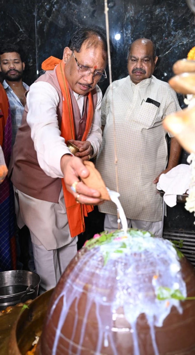 ’मुख्यमंत्री ने हाटकेश्वर महादेव मंदिर में पूजा-अर्चना कर प्रदेशवासियों के सुख समृद्धि की कामना की’