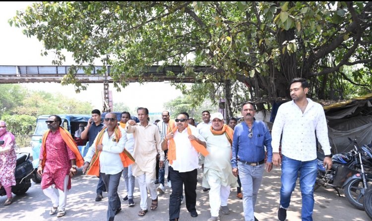 विधायक पुरंदर मिश्रा एक्शन मोड में नजर आए।