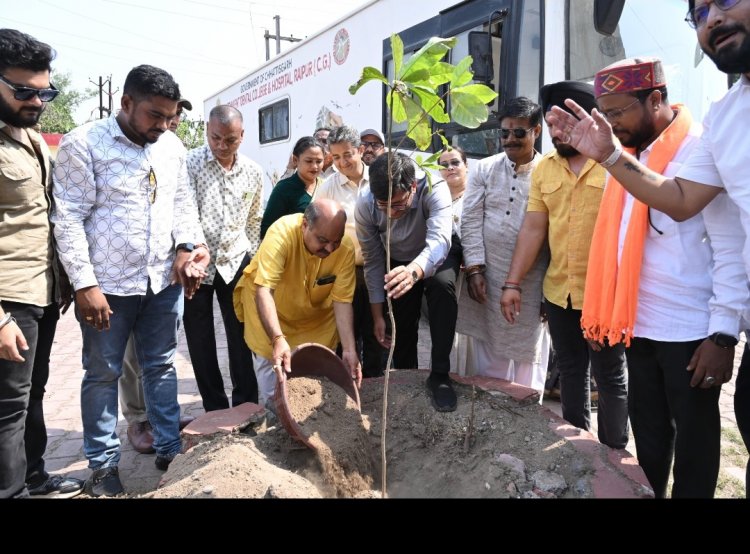 “सांसे हो रही है कम, आओ पेड़ लगाएं हम” का संदेश देते हुए लोगों से अधिक से अधिक पौधे लगाने की अपील की-विधायक पुरंदर मिश्रा