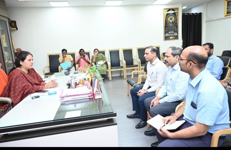 शहर की जनता को गंदगी और अव्यवस्था के बीच नहीं छोड़ा जा सकता-महापौर