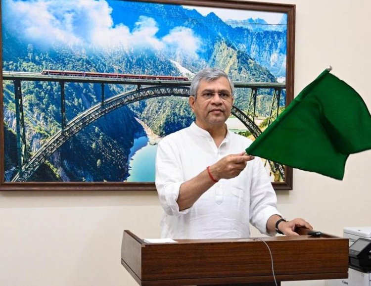 बेंगलुरु-मुंबई वंदे भारत स्लीपर सेवा की जल्द ही शुरुआत होगी: अश्विनी वैष्णव