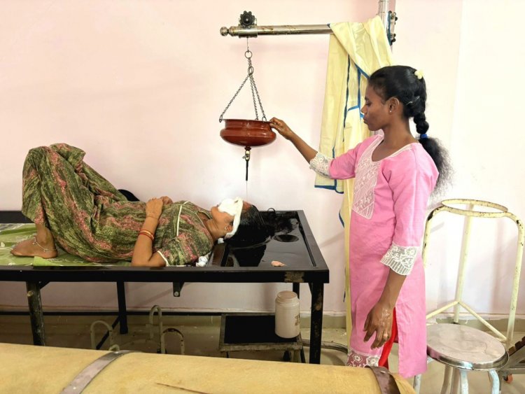  पंचकर्म चिकित्सा की मदद से 5 साल पुराने माइग्रेन से मुक्त हुईं सीमा