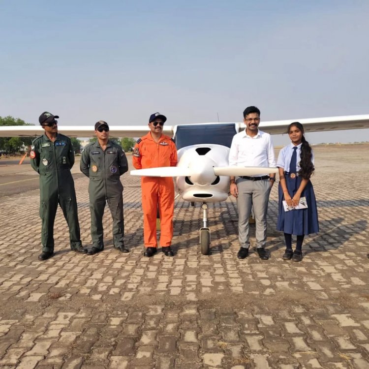 ’फाइटर प्लेन और कॉकपिट का लिया रोमांचक अनुभव, एयरक्राफ्ट की कार्यप्रणाली समझकर बढ़ाया ज्ञान’