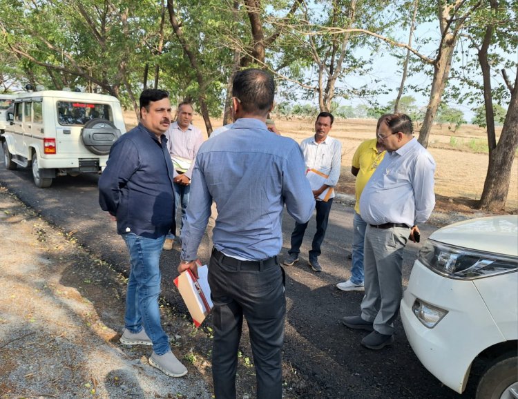लोक निर्माण विभाग के सचिव ने निर्माणाधीन कुरुद-सिर्री मार्ग और सिर्री-चटौद सड़क का किया निरीक्षण