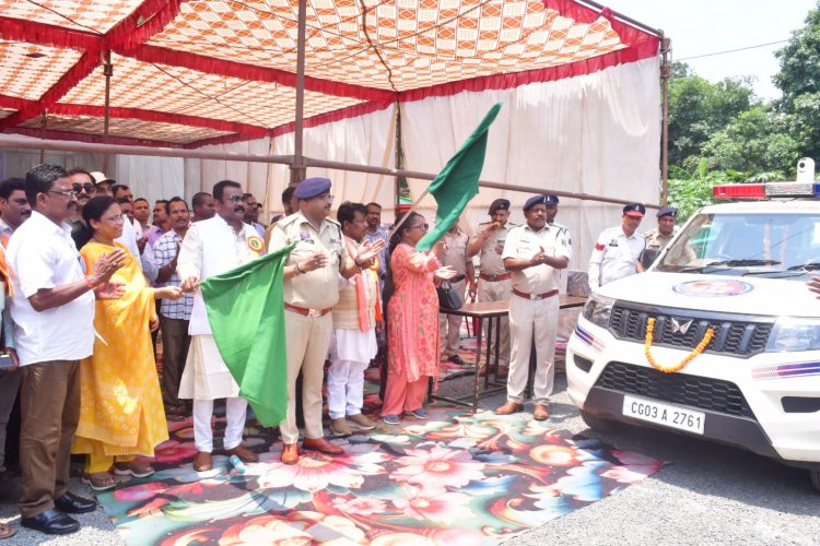 कोंडागांव पुलिस को मिली आधुनिक तकनीक की सौगात, मोबाइल फोरेंसिक वाहन एवं डायल-112 के सात वाहनों का शुभारंभ