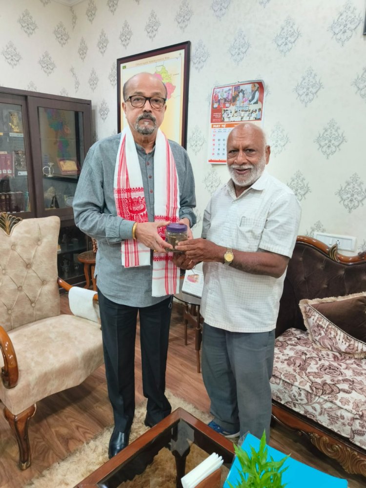  ’छत्तीसगढ़ चाय व्यापारी संघ के उपाध्यक्ष ने की राज्यपाल से सौजन्य भेंट’