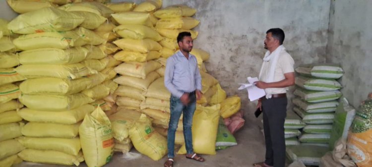 दो खाद दुकानों को नोटिस
