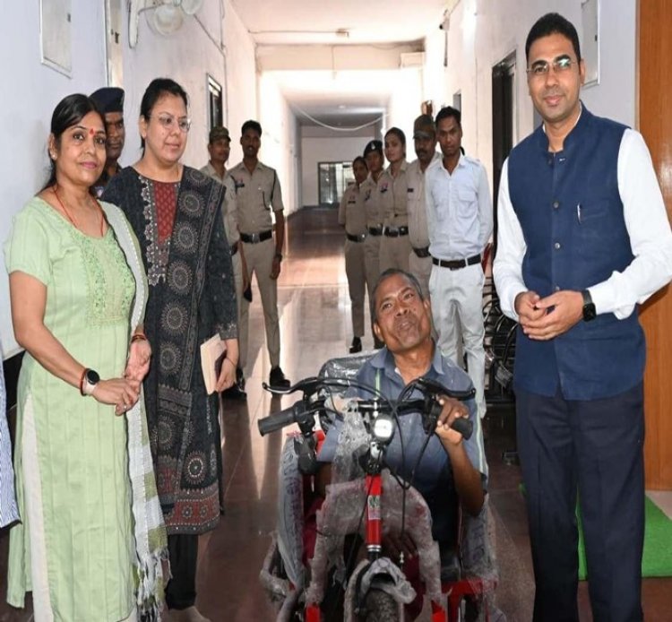 मोट्राइज्ड ट्रायसायकल ने बदली दिव्यांग हितग्राही की जिंदगी