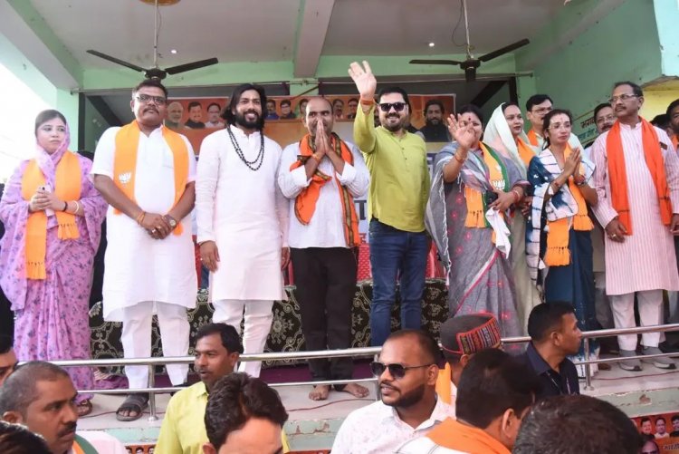 बम्हनीडीह में भाजपा की हुंकार: मंत्री गुरु खुशवंत और विधायक अनुज शर्मा की सभा में उमड़ा जनसैलाब, विकास के लिए मांगा वोट