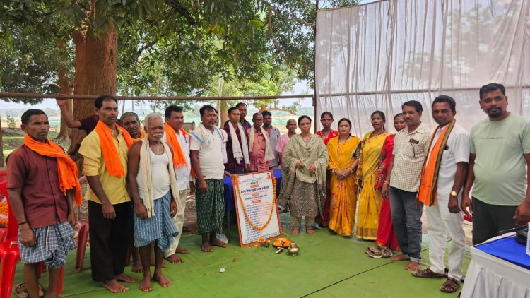 विधायक सुश्री लता उसेंडी ने ग्राम संबलपुर में रंगमंच निर्माण कार्य का किया भूमिपूजन