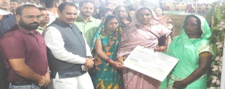  नारायणपुर में टसर रेशम ने बदली आदिवासियों की तकदीर
