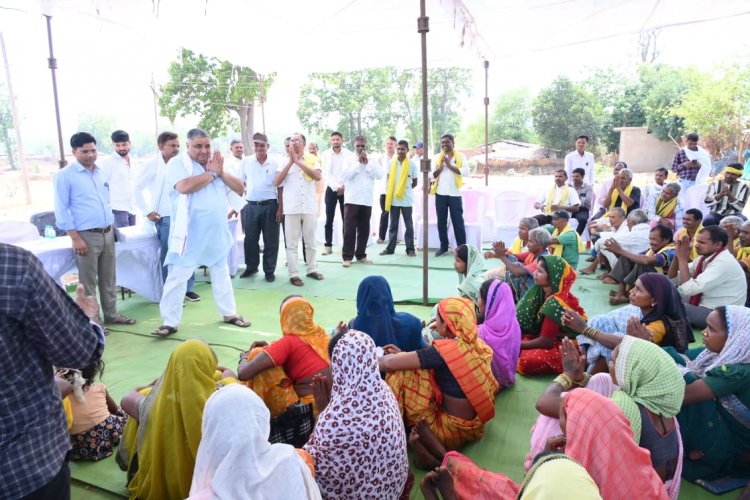 जनदर्शन में मंत्री  राजेश अग्रवाल ने सुनी ग्रामीणों की समस्याए