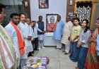 मुख्यमंत्री श्री साय ने मछुआ कल्याण बोर्ड के दिवंगत अध्यक्ष श्री मटियारा के निवास पहुंचकर दी श्रद्धांजलि परिजनों से मुलाकात कर व्यक्त की गहरी संवेदना