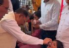 धमतरी : चंद्रनाहू (चंद्राकर) कुर्मी-क्षत्रिय समाज के अधिवेशन में मुख्यमंत्री साय ने बच्चों को कराया स्वर्ण प्राशन