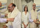 CG : राज्यपाल रमेन डेका ने किया लोकसभा अध्यक्ष  बिड़ला का आत्मीय स्वागत