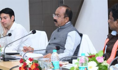 उप मुख्यमंत्री साव ने स्वच्छता दीदियों के नियमित स्वास्थ्य जांच और सुरक्षा किट प्रदान करने के दिए निर्देश