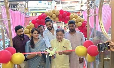 विधायक सुनील सोनी वैदिक ग्रुप एम डी सैय्यद सलमा ने किया मीरा इलेक्ट्रॉनिक शो रूम का शुभारंभ।