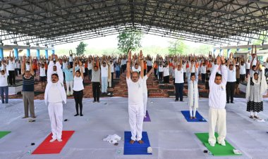 योग शारीरिक और मानसिक स्वास्थ्य का सशक्त माध्यम-सांसद बृजमोहन अग्रवाल