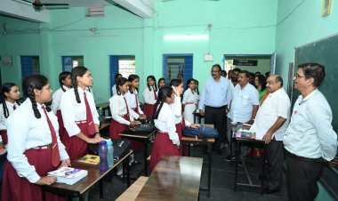 विद्यालय भवन का निरीक्षण करने पहुंचे विधायक पुरंदर मिश्रा, नए भवन निर्माण का दिया भरोसा