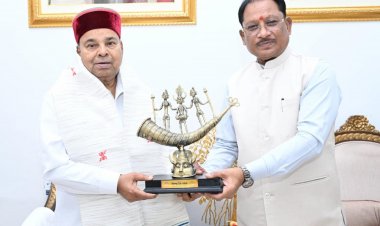 मुख्यमंत्री विष्णुदेव साय से कर्नाटक के राज्यपाल  थावरचंद गहलोत ने की सौजन्य भेंट