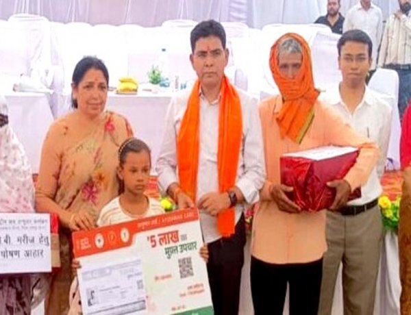 सुशासन तिहार भूमिया में 973 आवेदन प्राप्त, विभिन्न योजनाओं के हितग्राहियों को सामग्री एवं सहायता राशि का वितरण