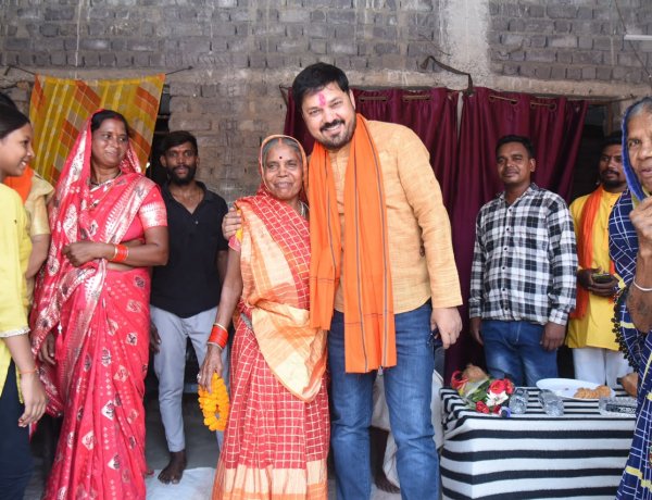 "जनता की सेवा ही हमारा मुख्य ध्येय है। 'घर-घर चलो अभियान' का मकसद हर एक नागरिक को सरकार की जनकल्याणकारी योजनाओं की जानकारी देना व वंचितों को लाभ दिलाना है "— अनुज शर्मा, विधायक
