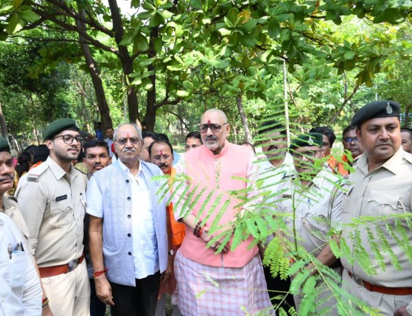 केंद्रीय मंत्री  गिरिराज सिंह के रायपुर प्रवास पर सांसद  बृजमोहन अग्रवाल के नेतृत्व में विभिन्न जनहितकारी कार्यक्रमों का आयोजन