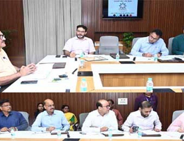 सभी सरकारी स्कूलों में बच्चों को मिले नियमित गरम भोजन, शहरी क्षेत्रों में सेंट्रल किचन से होगी सप्लाई - विकासशील