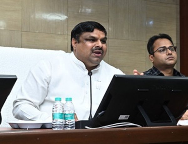 विद्यार्थियों को शासन की सभी सुविधाएं उपलब्ध कराना विभाग की सर्वाेच्च प्राथमिकताःगजेंद्र यादव