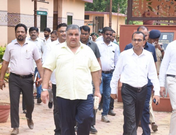 रामगढ़ महोत्सव को भव्य बनाने में जुटा प्रशासन, मंत्री राजेश अग्रवाल ने तैयारियों का लिया जायजा