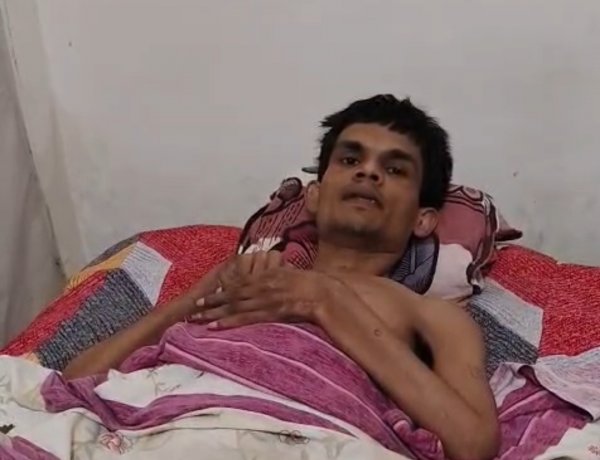 लकवाग्रस्त युवक ने मुख्यमंत्री से लगाई न्याय और उपचार की गुहार, इच्छा मृत्यु की भी मांग