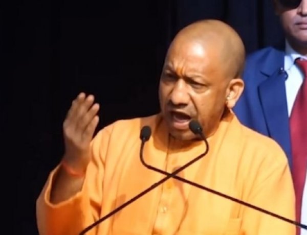 फायर एनओसी की वैधता समाप्त होने से पहले ही जारी करें नोटिस, जनसुरक्षा से कोई समझौता नहीं : मुख्यमंत्री योगी